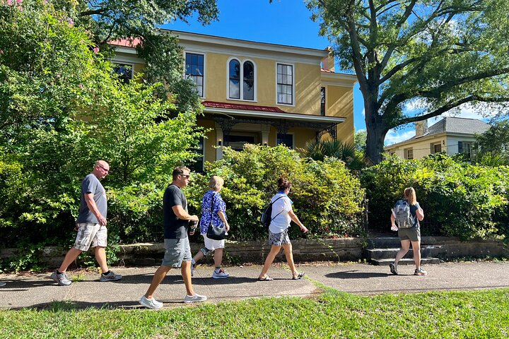 History and Architecture Walking Tour - Photo 1 of 12